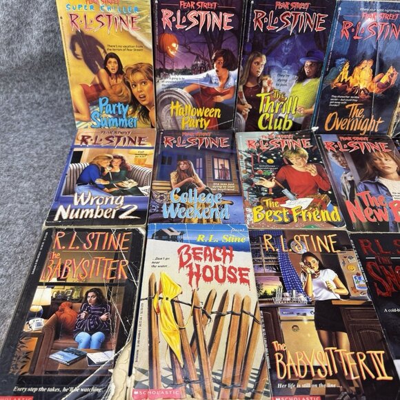 ✅Mixed Lot of 19- 90's VTG R.L. Stine Books Fear Street & Other Horror Halloween - Picture 3 of 16